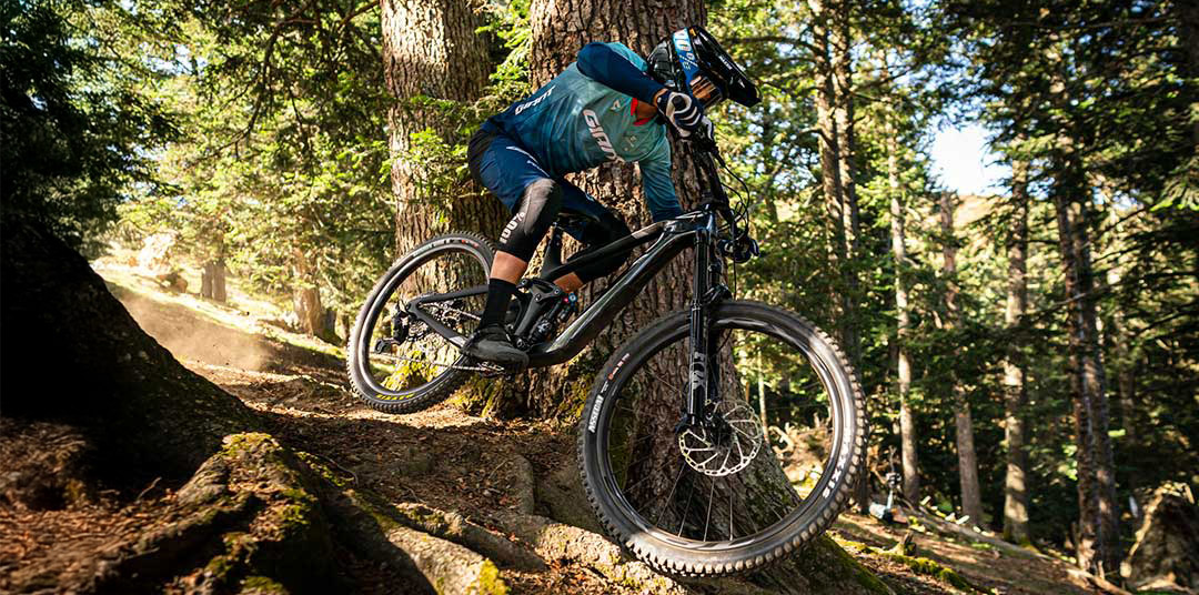 VTT enduro GIANT
