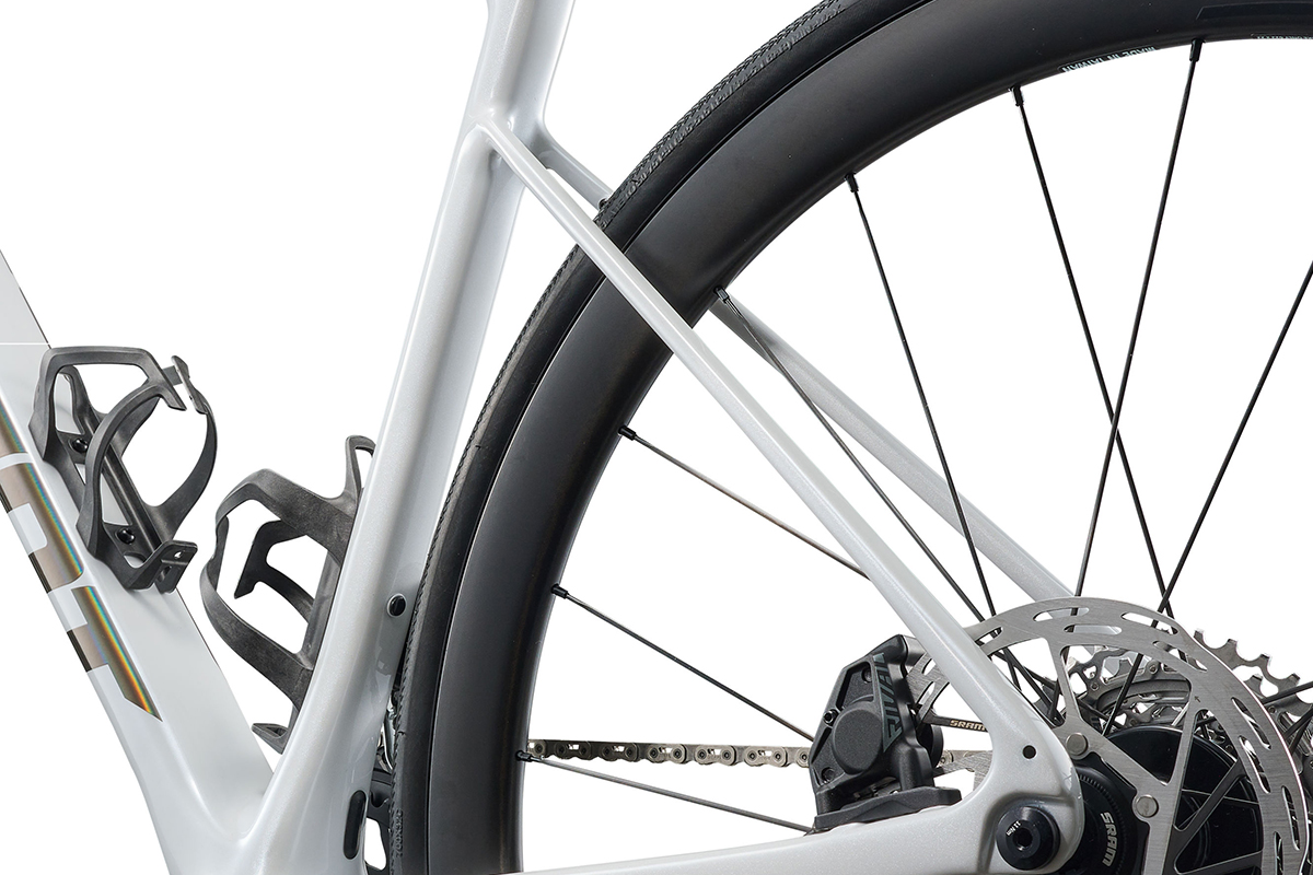 Defy Advanced Pro 1